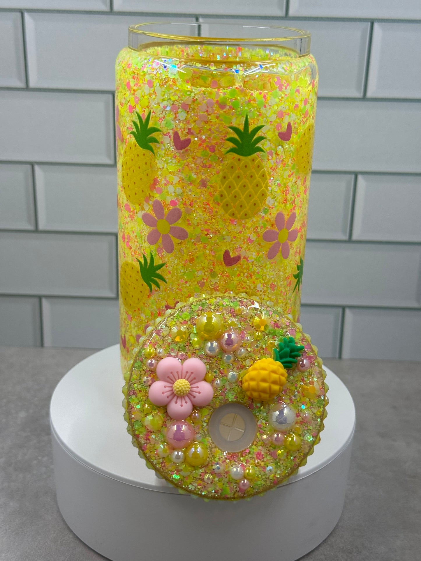 Pineapple Paradise Glass Snow Globe Tumbler